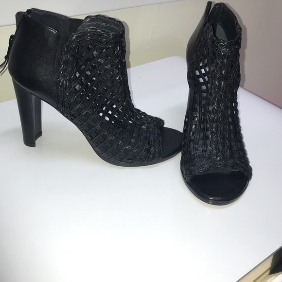 Stuart weitzman shoe size 7 - Picture 2 of 6